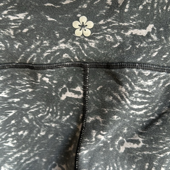 Tuff Athletics gray workout leggings, size L - Picture 6 of 11